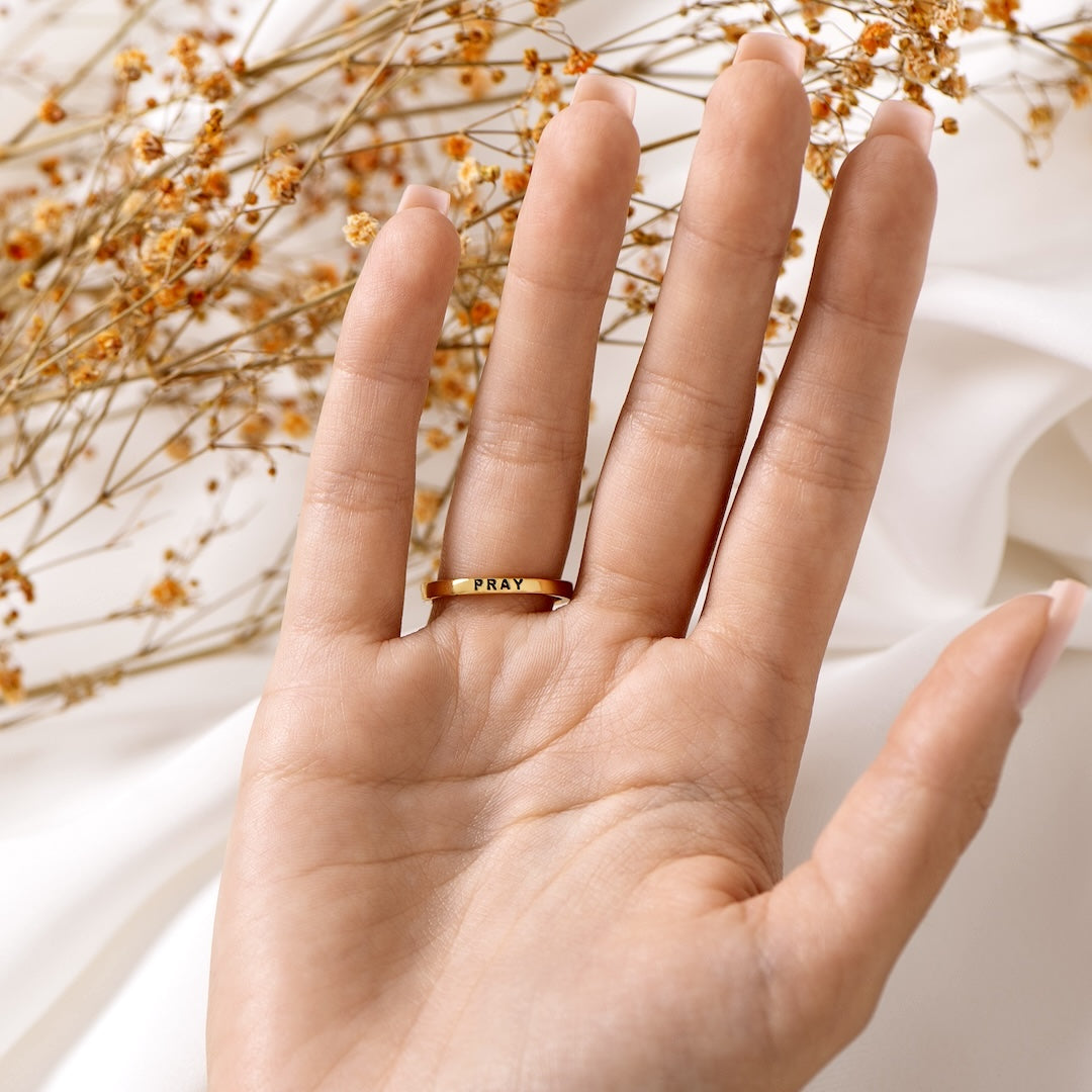 ENGRAVED GOLDEN CROSS RING