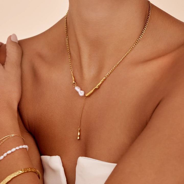 Pearl Bar Necklace
