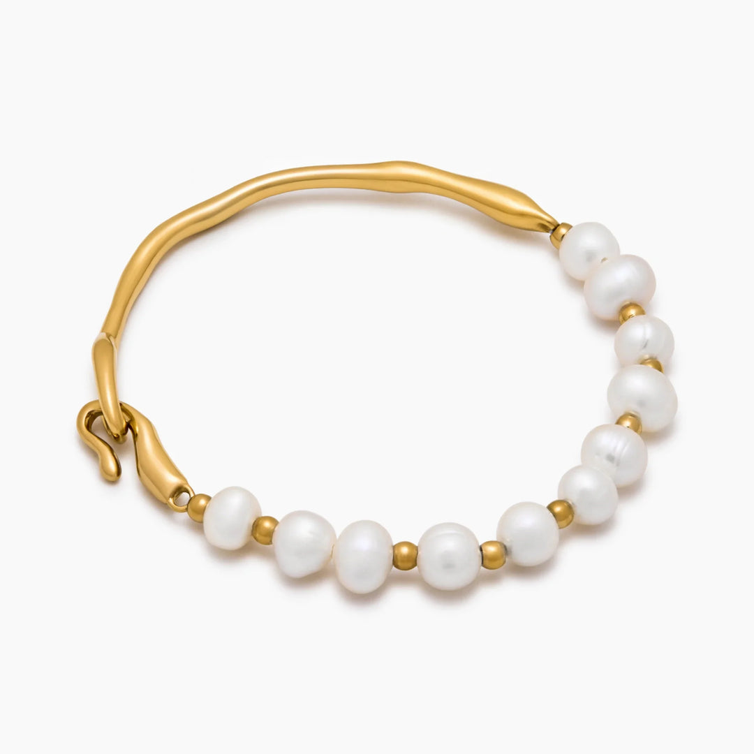 Pearl and Gold Linked Bracelet
