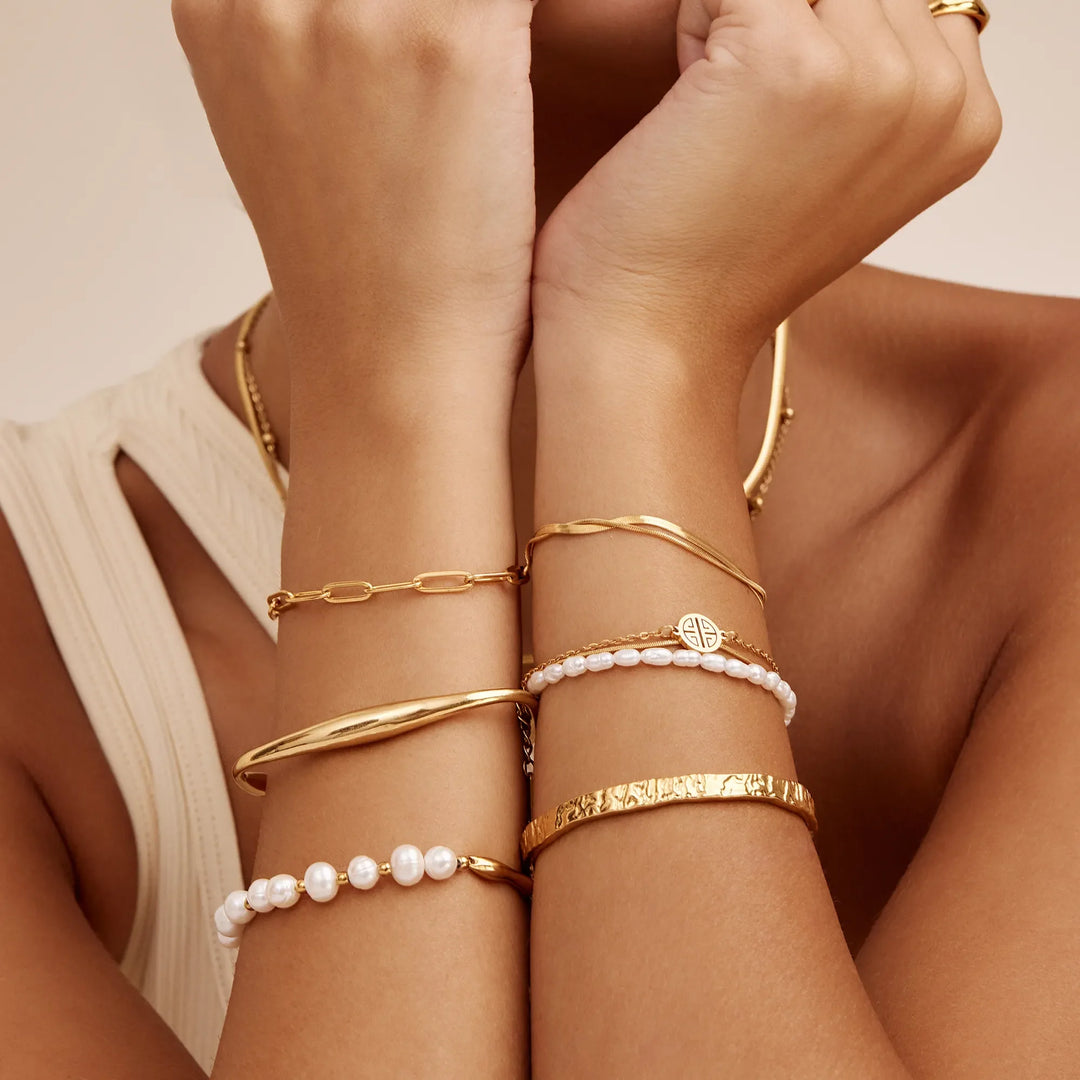 Pearl and Gold Linked Bracelet